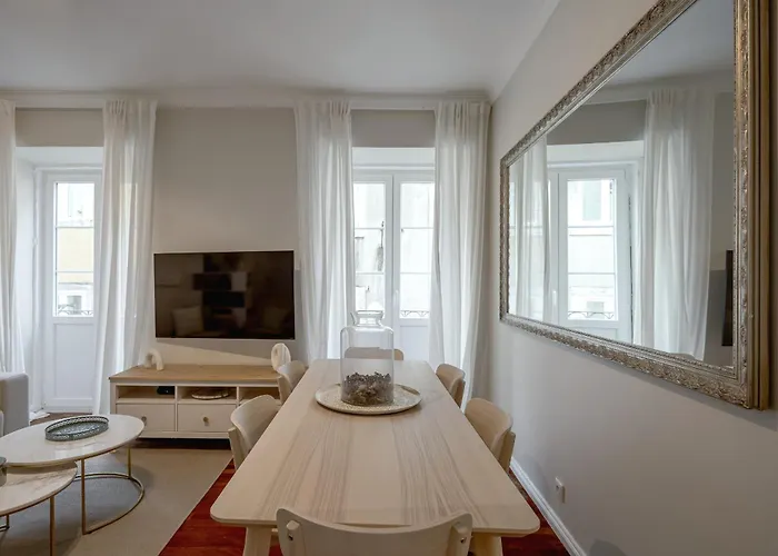 Bairro Alto Elegant By Homing דירה